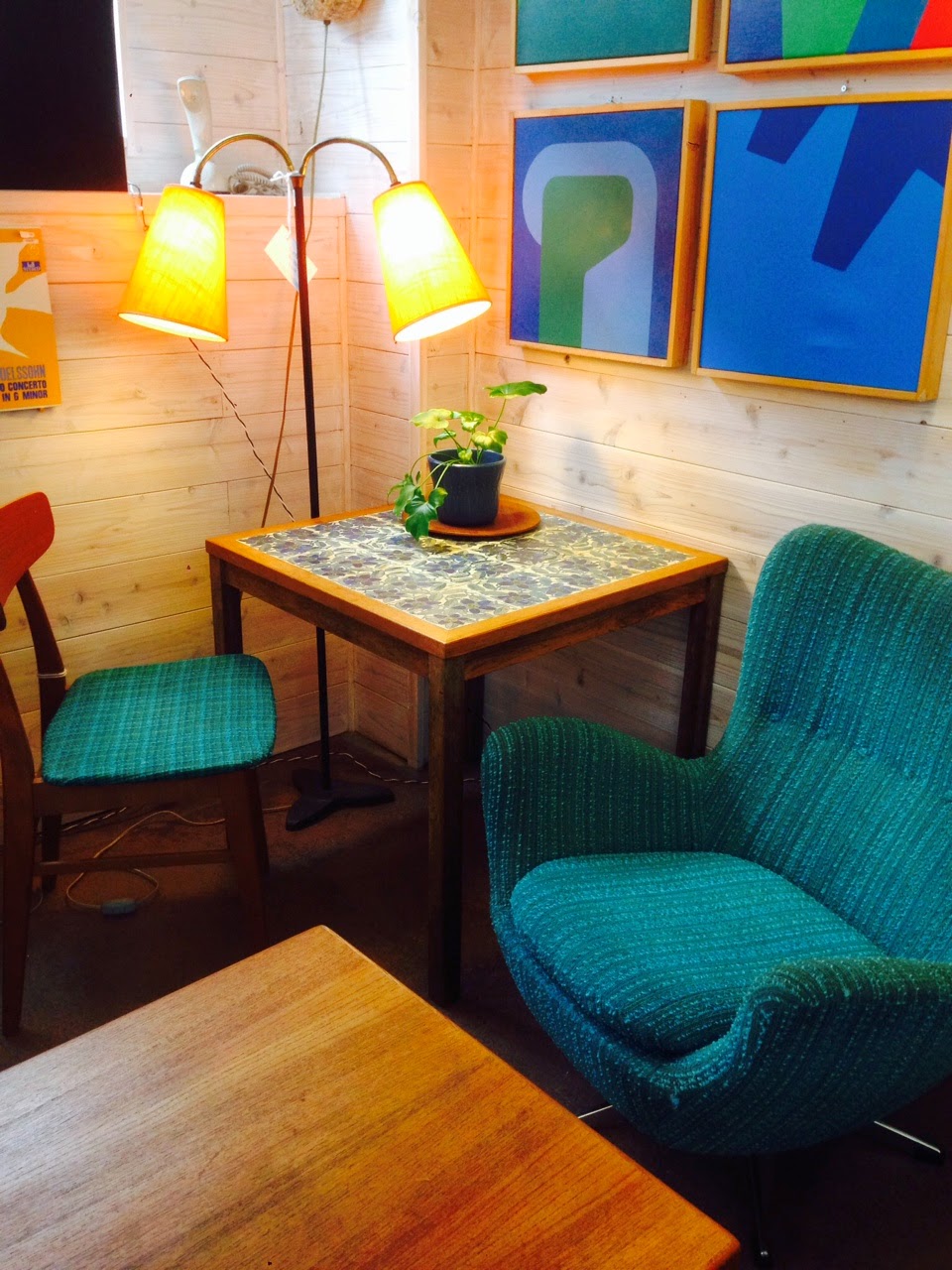 私のスペースで活躍!!ダイニングテーブルにもコーヒーテーブルにもなる北欧家具が入荷しました!! ~ 3DAYS-Scandinavia's Blog